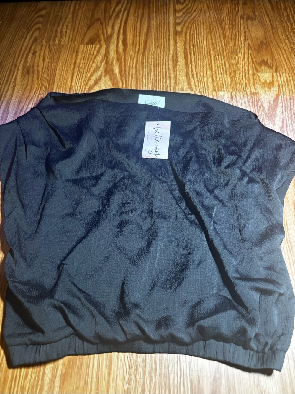 Black Short-Sleeve Blouson Top